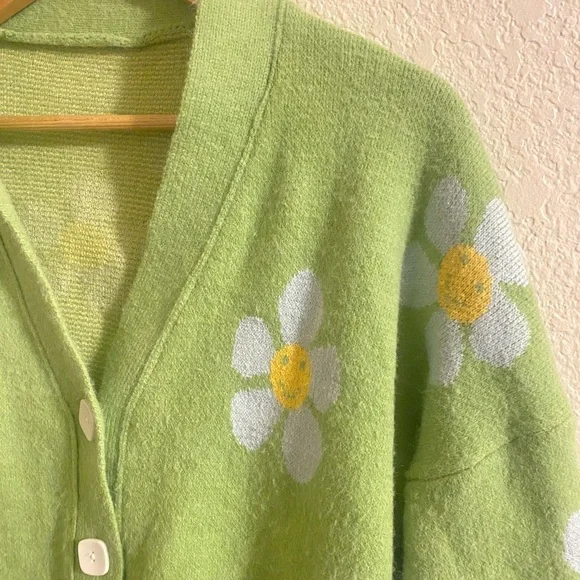 Dreams of Daisies Green Cardigan - Picture 6 of 8
